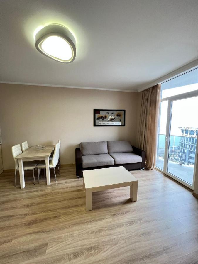 Holiday Lux Sea Towers Batumi Kültér fotó