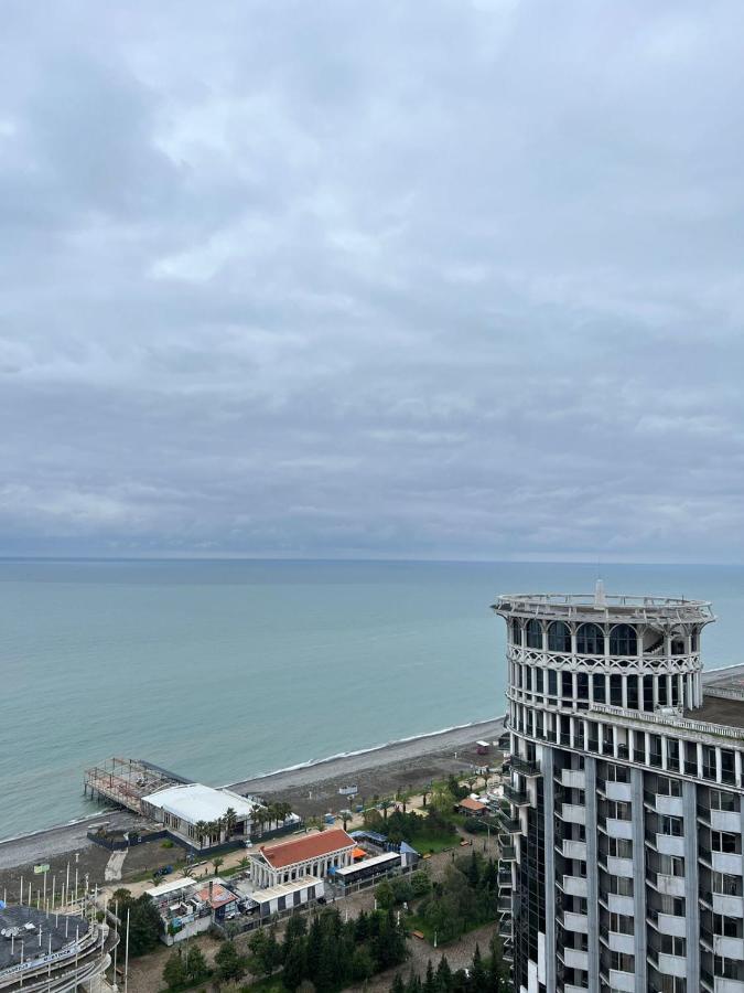 Holiday Lux Sea Towers Batumi Kültér fotó
