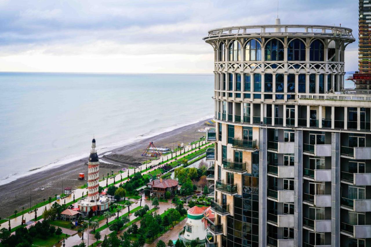 Holiday Lux Sea Towers Batumi Kültér fotó